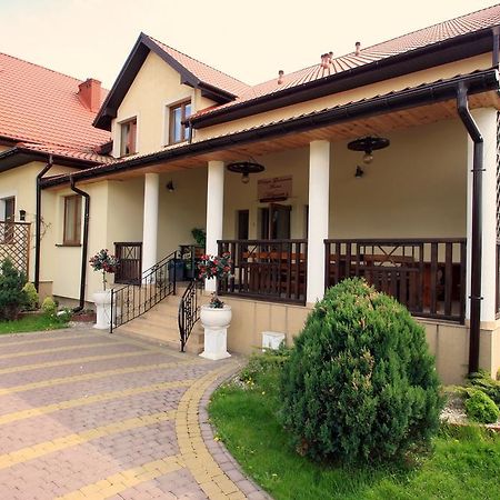 Pokoje Goscinne Anna Airport Modlin Nowy Dwór Mazowiecki Buitenkant foto